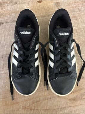 adidas Kids 2 Black & White stripes Sneakers